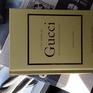3$ Run. Gucci Little book